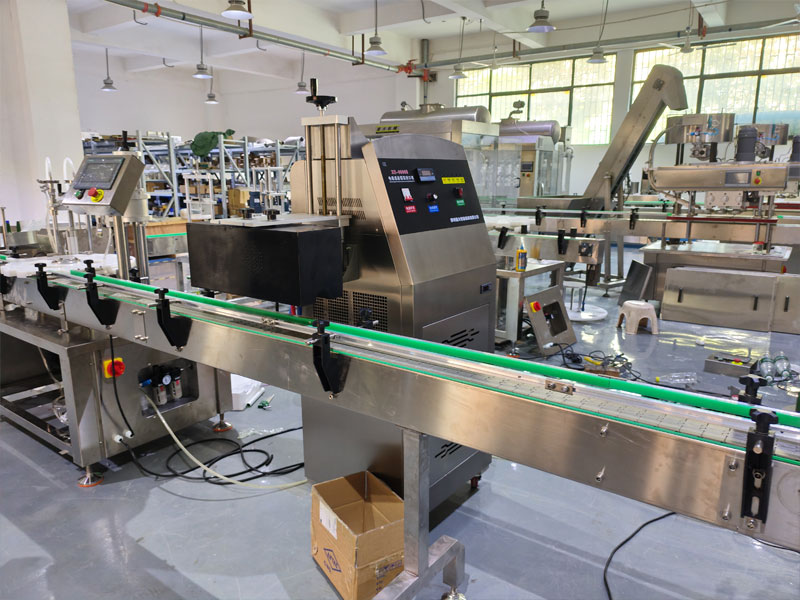 塑料瓶鋁箔封口機(jī)實(shí)拍