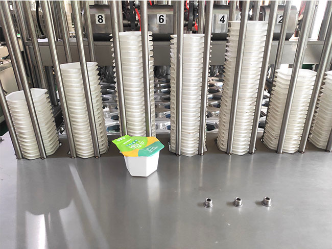 ȫ�Ԅ�(d��ng)���b��ڙC(j��)��Ʒչʾ