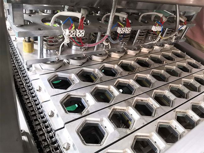 �ǻ𱭺��Ԅ�(d��ng)���b��ڙC(j��)�O(sh��)��չʾ