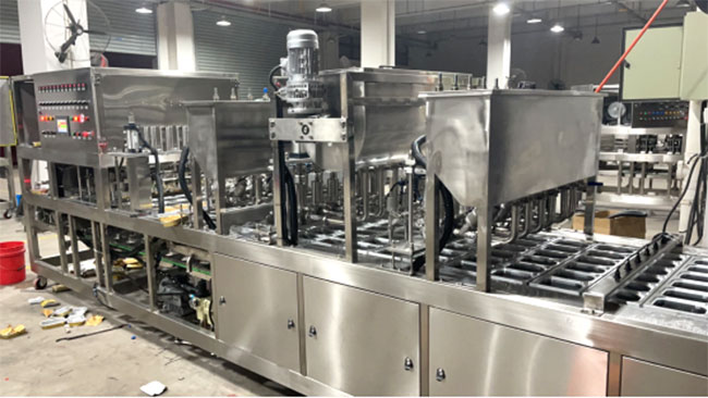 �ǻ𱭺��Ԅ�(d��ng)���b��ڙC(j��)�O(sh��)��չʾ