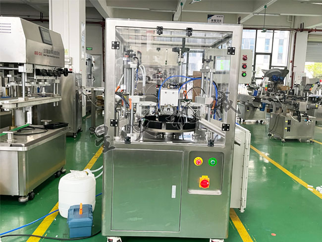 ����ԇ�����b��ڙC(j��)�O(sh��)��չʾ